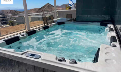 Penthouse in Eilat with Jacuzzi, Sea & Mountain Views – Arim Veyam
